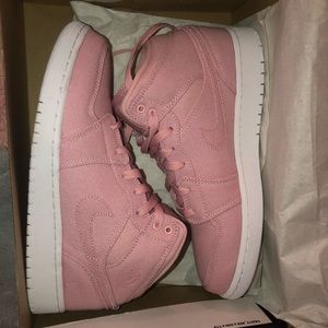 pink Jordan 1 mid 6.5